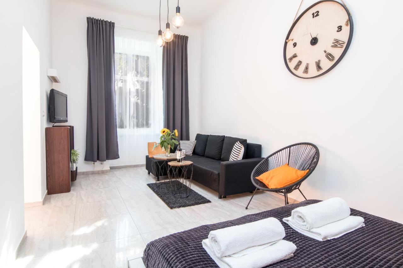 Cracow Best Location Apartment With Garden By Cozyplace クラクフ エクステリア 写真