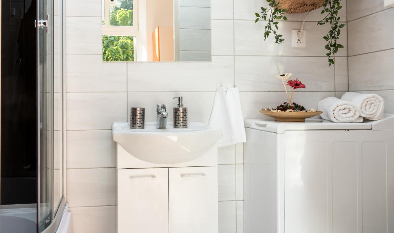 Cracow Best Location Apartment With Garden By Cozyplace クラクフ エクステリア 写真